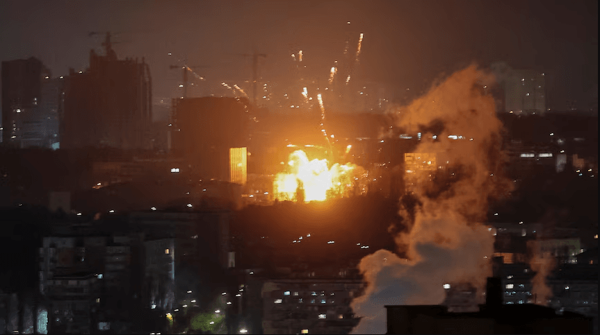 Russia’s Drone and Missile Strikes on Kyiv Ahead of Key US-Ukraine